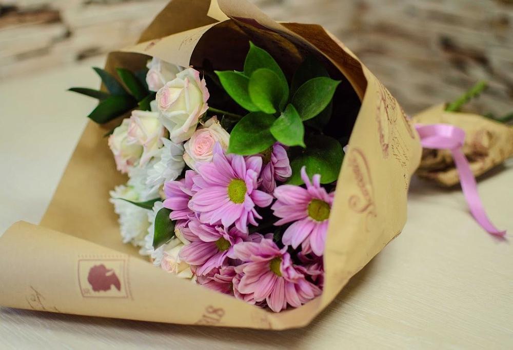 Букет цветов из: Розы и Хризантемы в Змеиногорске