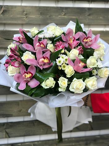 Букет цветов из: Розы и Хризантемы в Змеиногорске