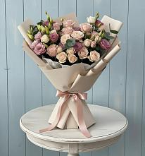 Букет цветов из:  Розы и Лизиантусы в Змеиногорске