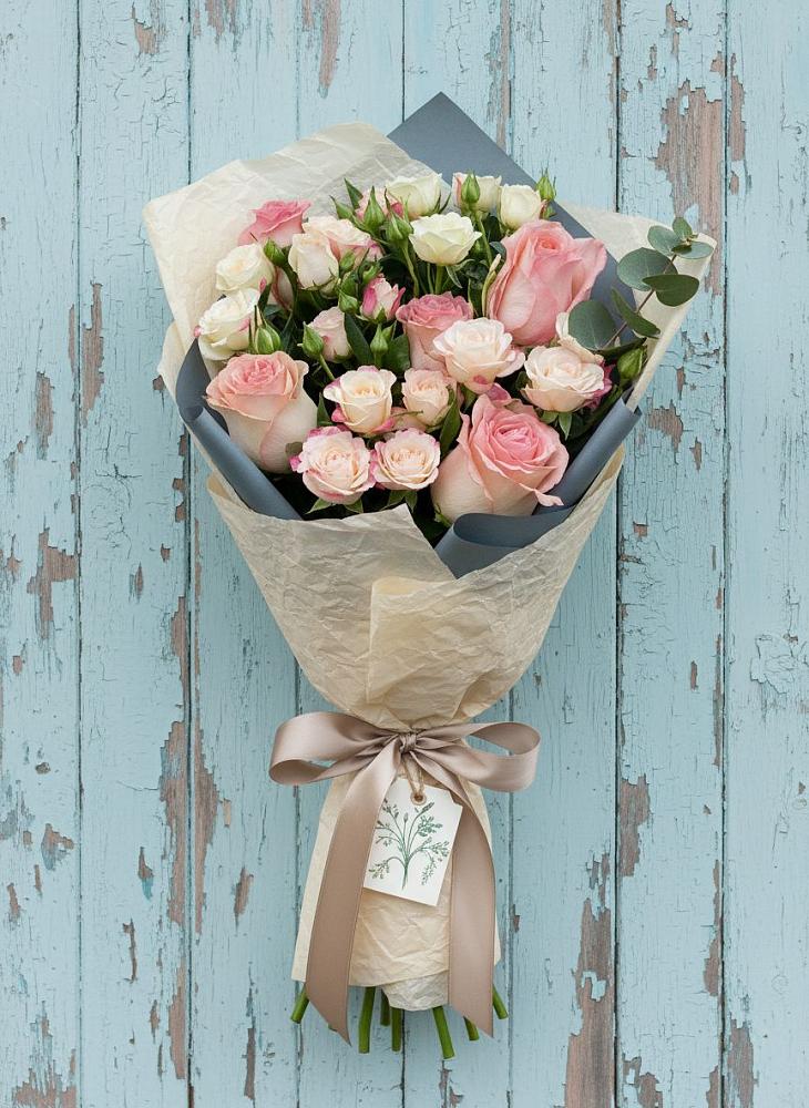 Букет цветов из: Розы в Змеиногорске