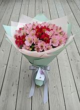 Букет цветов из:  Альстромерии в Змеиногорске