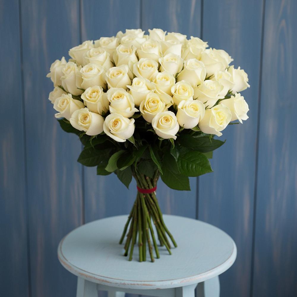 Букет 51 Белая роза Эдлесс Лав в Змеиногорске