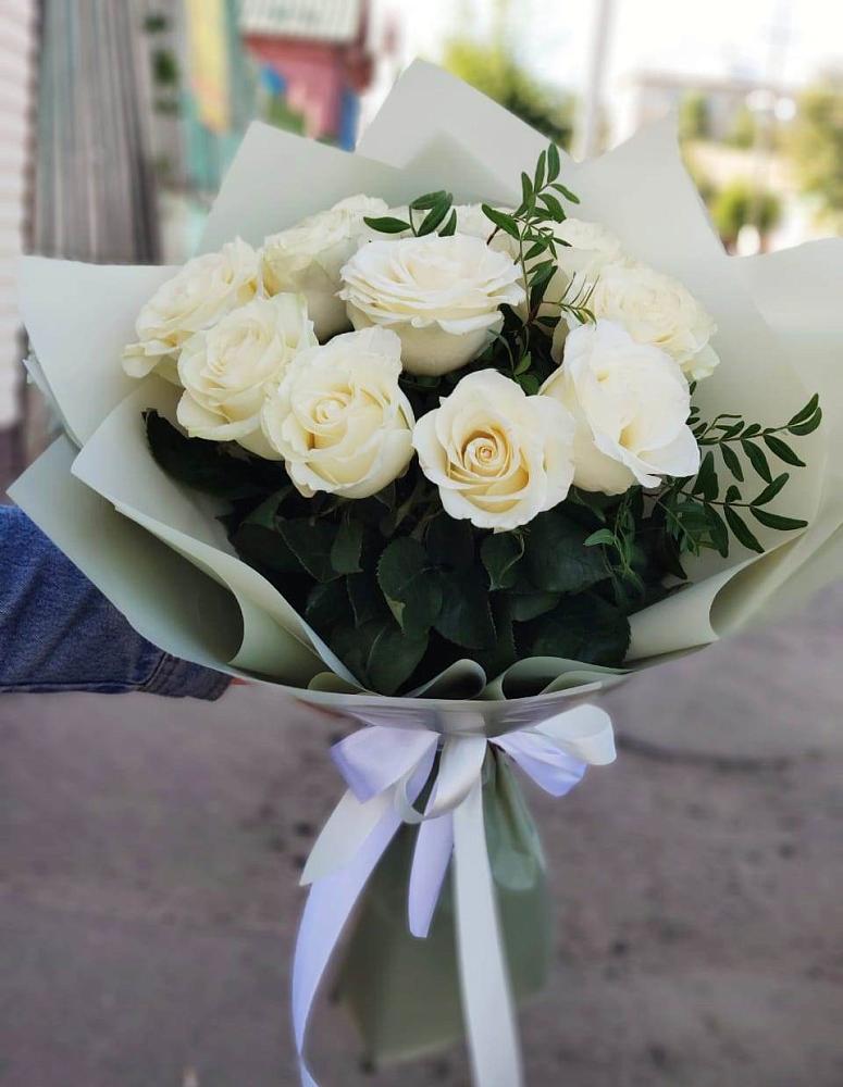 Букет Белые розы Проуд в Змеиногорске