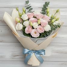 Букет цветов из:  Лизиантусы в Змеиногорске