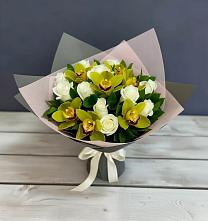 Букет цветов из:  Орхидеи и Розы в Змеиногорске