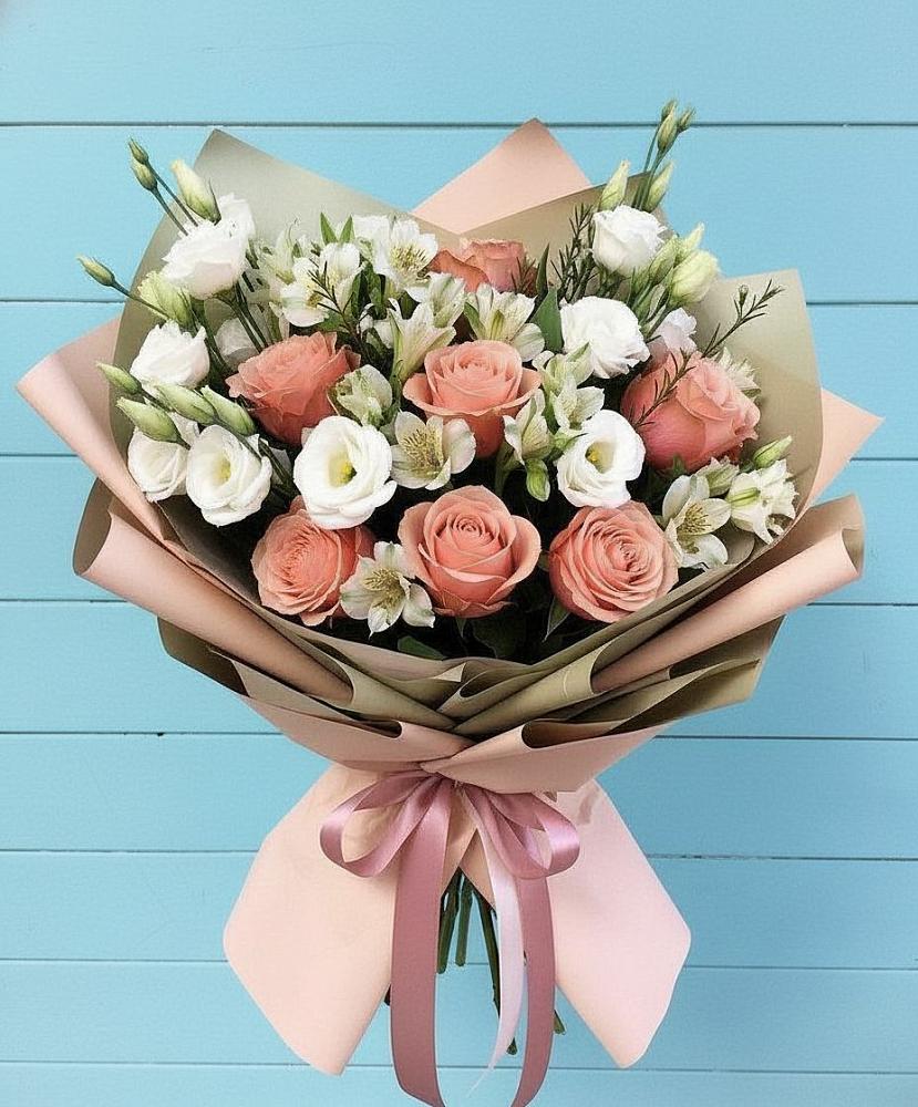 Букет цветов из: Розы, Альстромерии и Лизиантусы в Змеиногорске