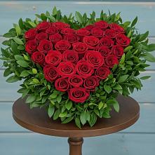 Цветочная композиция из Розы в виде сердца в Змеиногорске