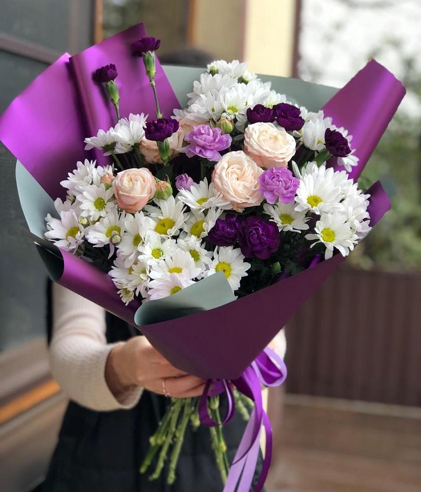 Букет цветов из: Хризантемы, Гвоздики и Розы в Змеиногорске