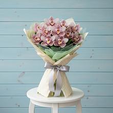 Букет цветов из:  Орхидеи и Розы в Змеиногорске