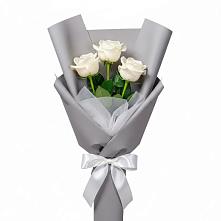 Букет 3 белые розы #REPLACE_PRED# Змеиногорске