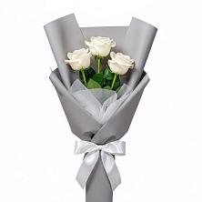 Букет 3 белые розы в Змеиногорске