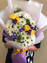 Букет цветов из:  Ирисы, Хризантемы и Розы #REPLACE_PRED# Змеиногорске