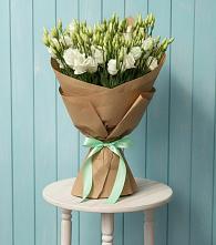 Букет цветов из:  Лизиантусы в Змеиногорске