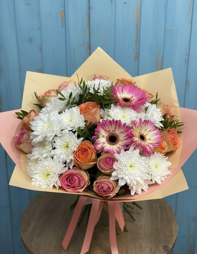 Букет цветов из: Розы, Герберы и Хризантемы в Змеиногорске