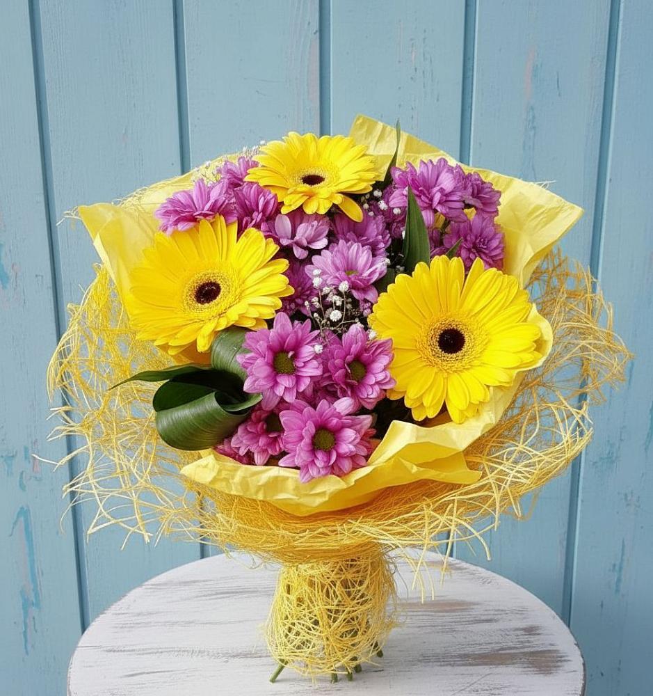 Букет цветов из: Хризантемы и Герберы в Змеиногорске