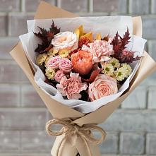 Букет цветов из:  Гвоздики, Хризантемы и Розы в Змеиногорске