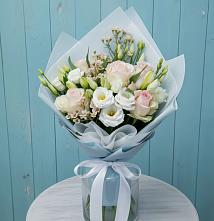 Букет цветов из:  Розы и Лизиантусы в Змеиногорске