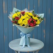 Букет цветов из:  Альстромерии и Хризантемы в Змеиногорске