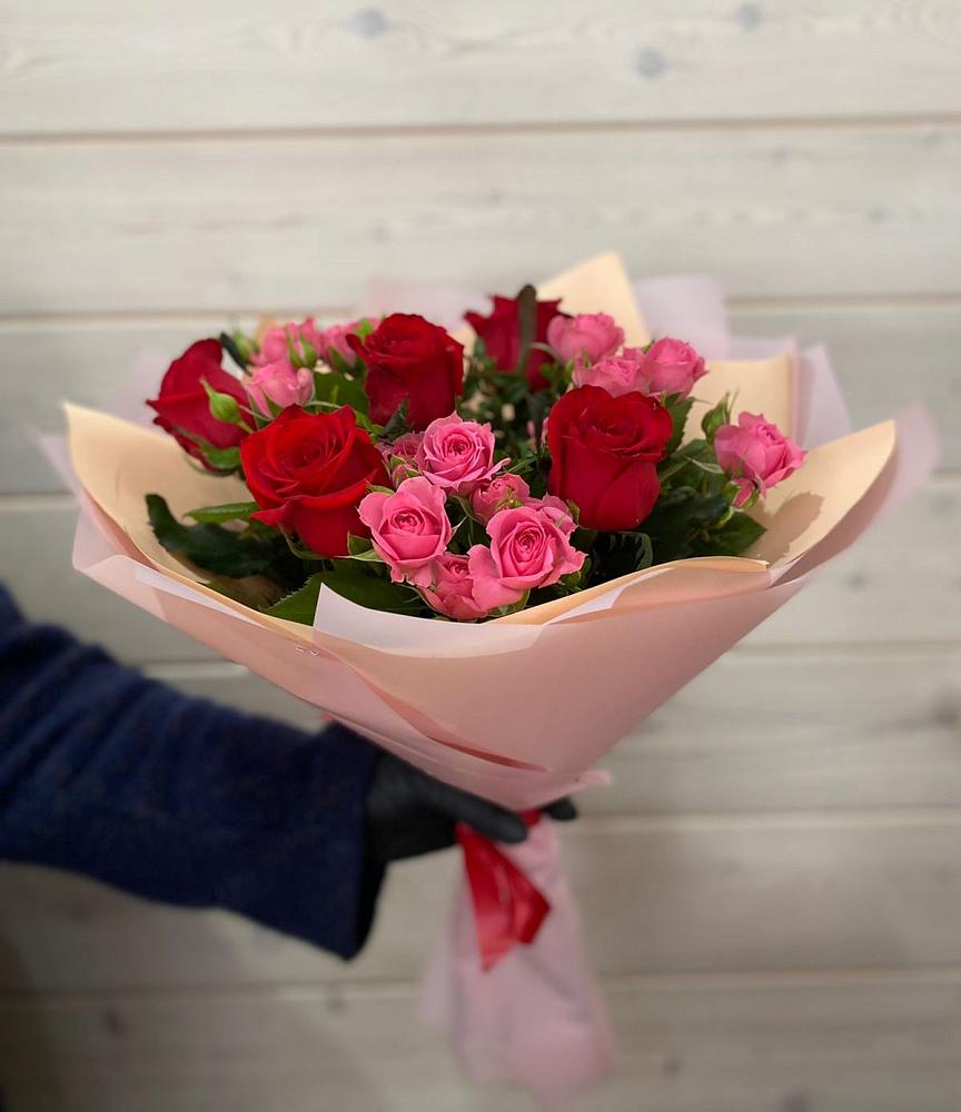 Букет цветов из: Розы в Змеиногорске
