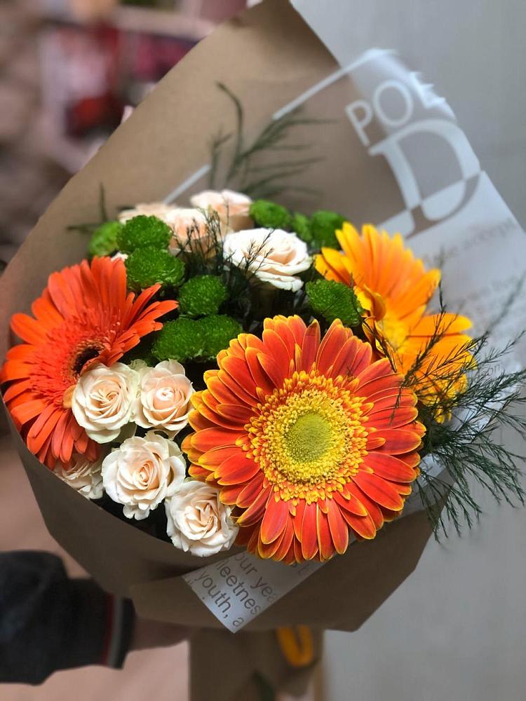 Букет цветов из: Герберы, Хризантемы и Розы в Змеиногорске