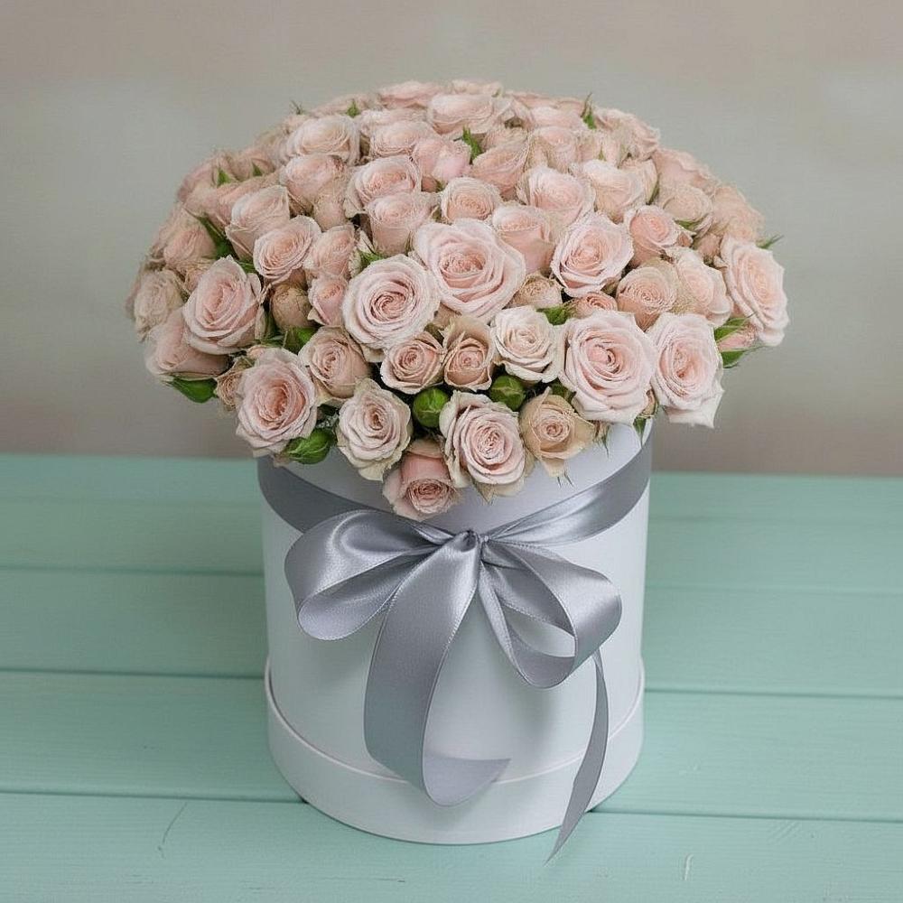 Цветочная композиция из Розы в шляпной коробке в Змеиногорске